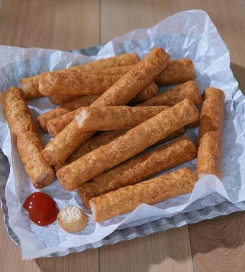 Frikandel bakken