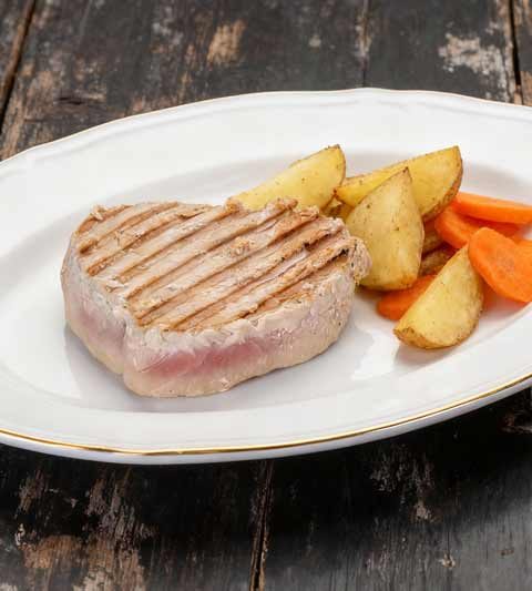 Tonijn steak bakken